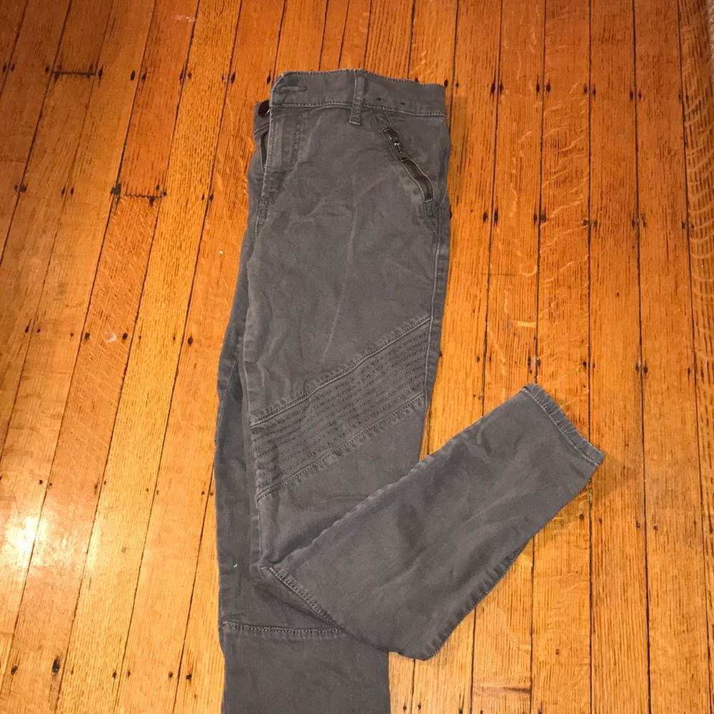 Grey mid rise ankle leggings jeans.